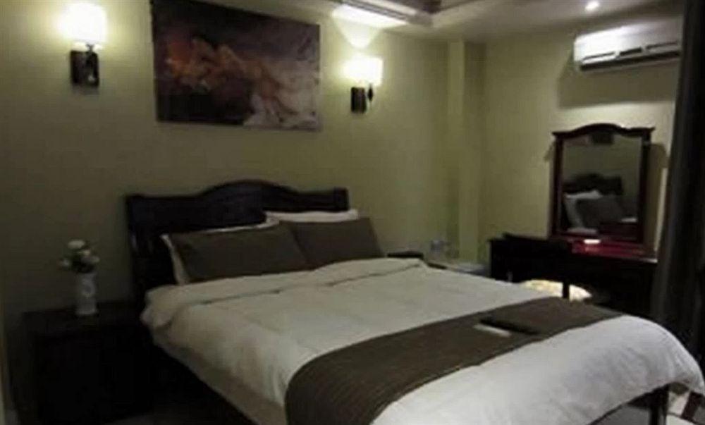 Clark Imperial Hotel Angeles Eksteriør billede